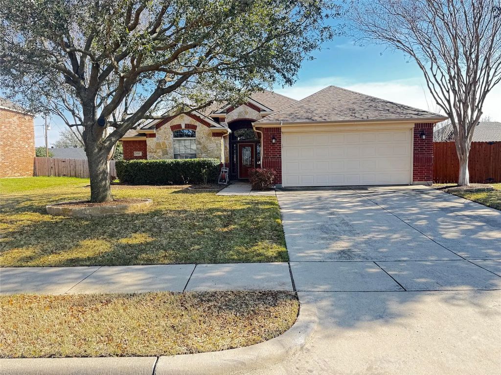 5915 Heather Drive, Grand Prairie