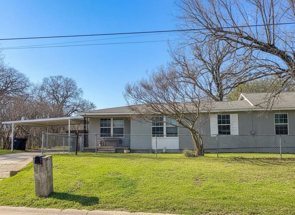 7701 John T White Road, Fort Worth