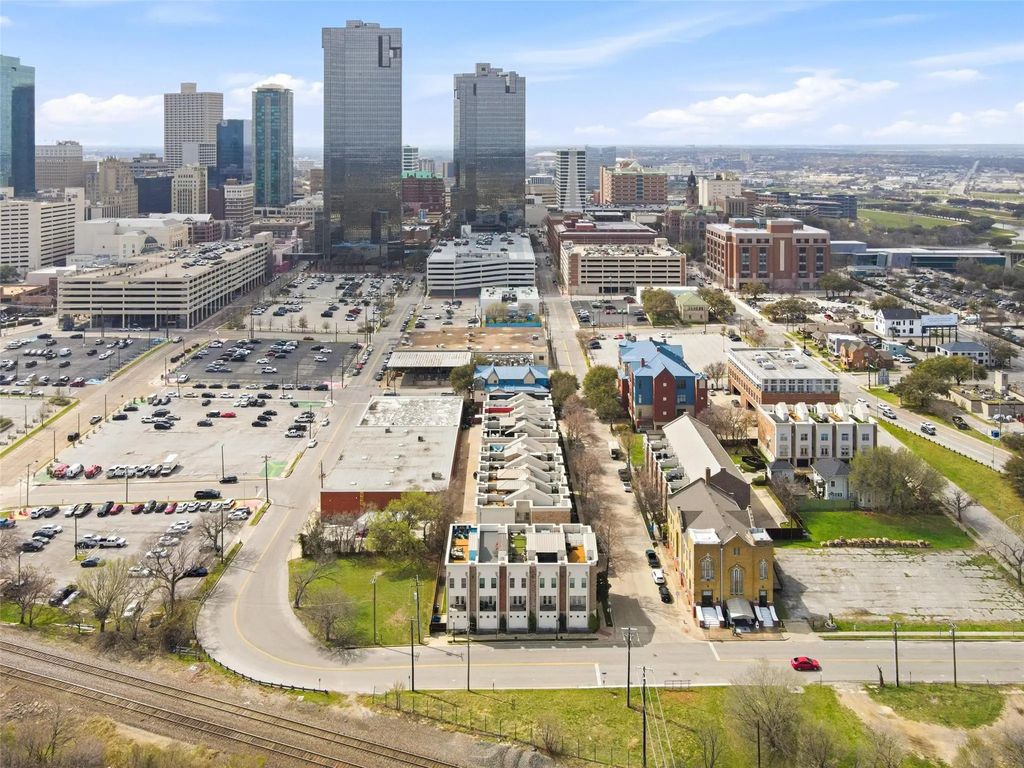 722 E 1st Street, Fort Worth