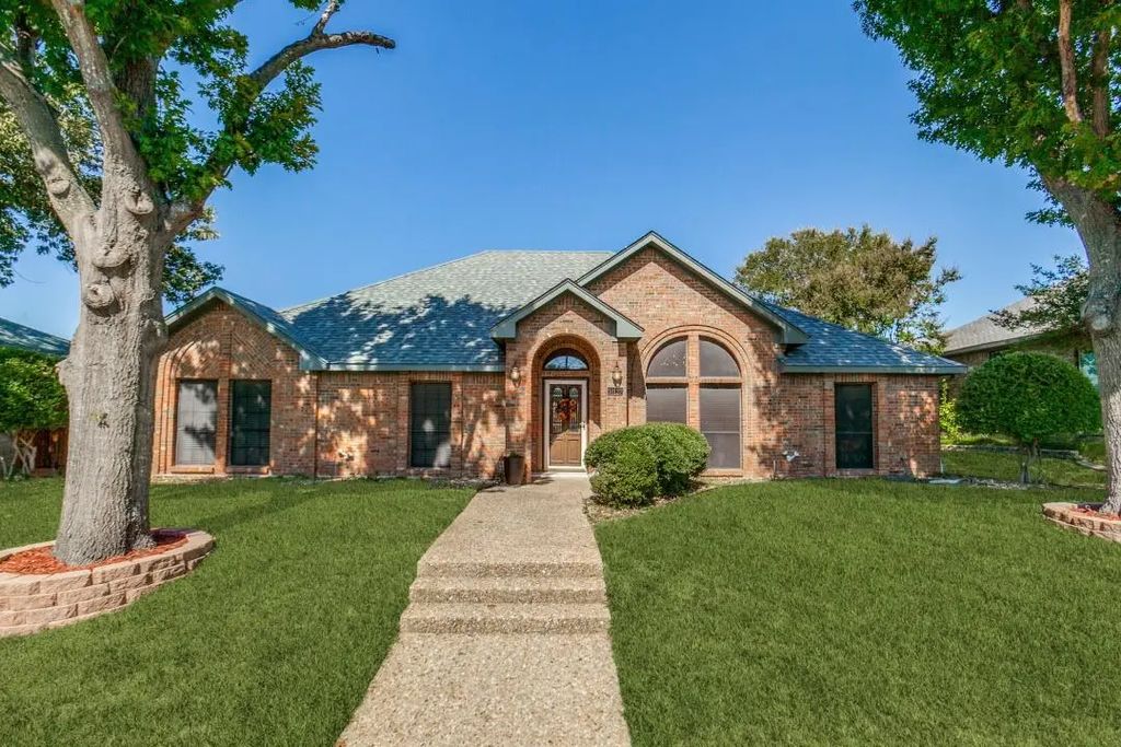 10127 Chisholm Trail, Dallas