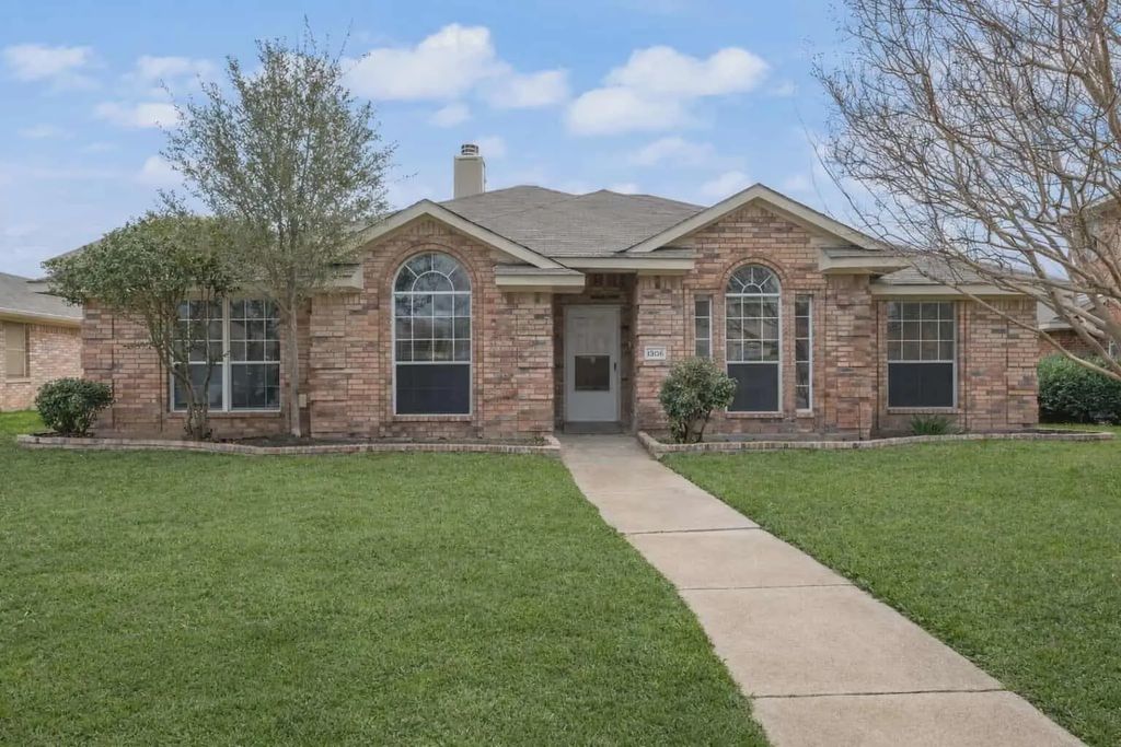 1306 Woodmont Drive, Allen