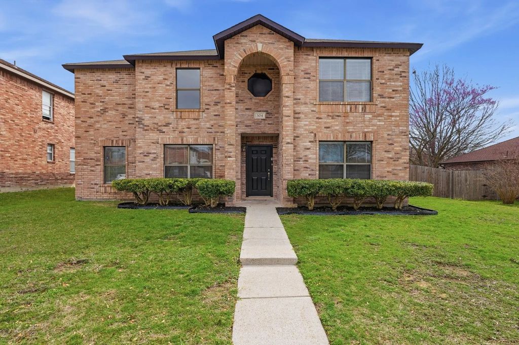 304 Sandlewood Lane, Cedar Hill