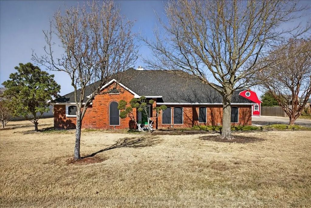 10353 Richard Circle, Forney