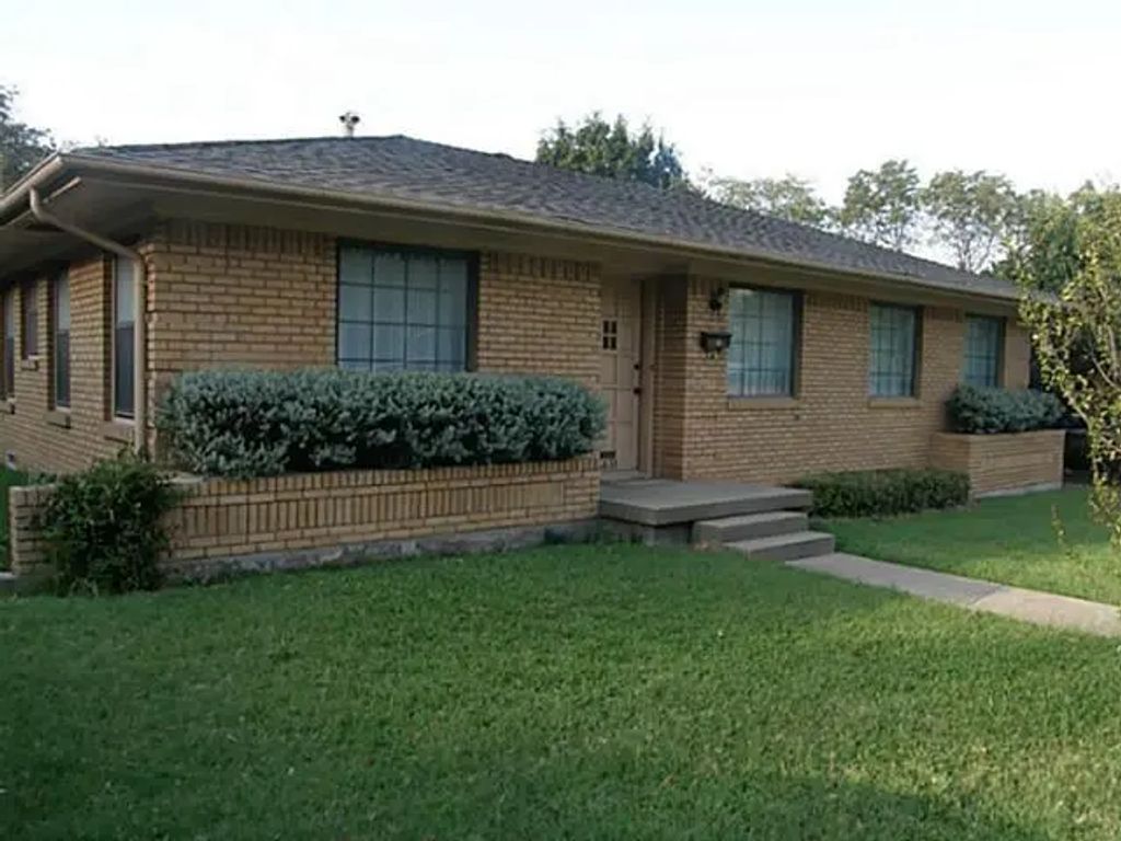 6631 Pimlico Drive, Dallas