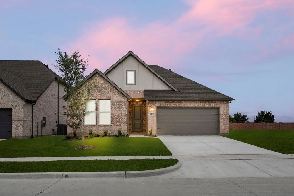 1232 Redcoat Drive, Forney