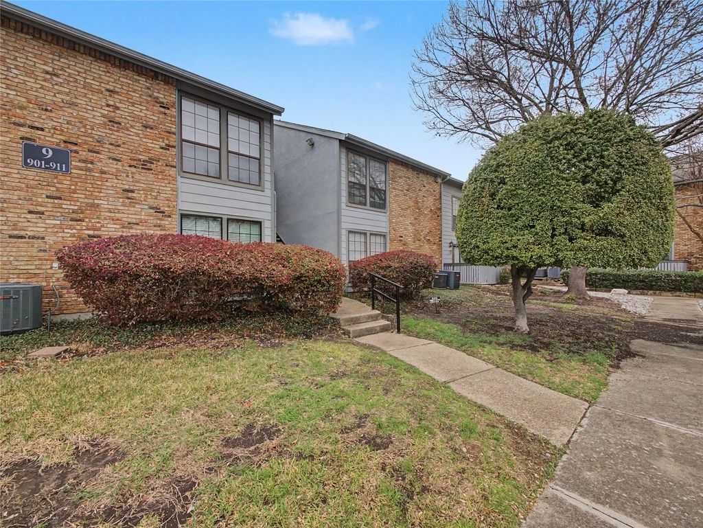 15151 Berry Trail 910, Dallas