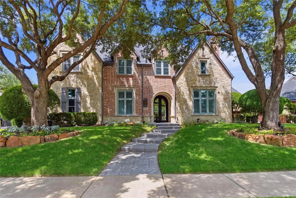 5713 Woodmont Court, Plano