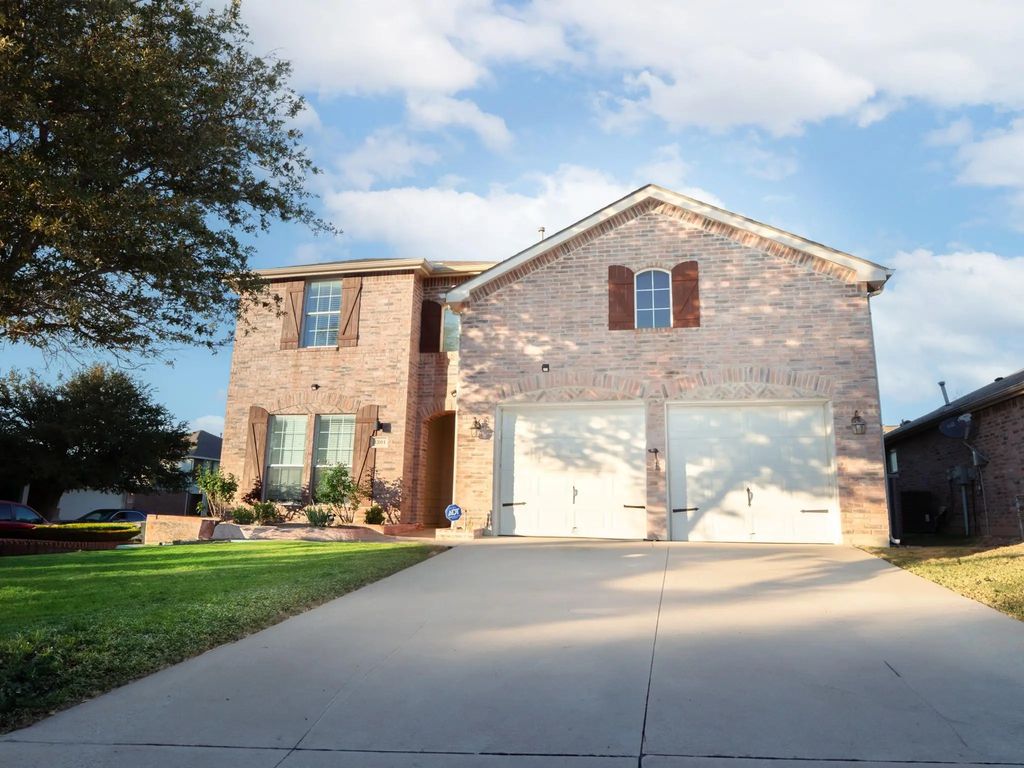 4301 Latigo Circle, Fort Worth