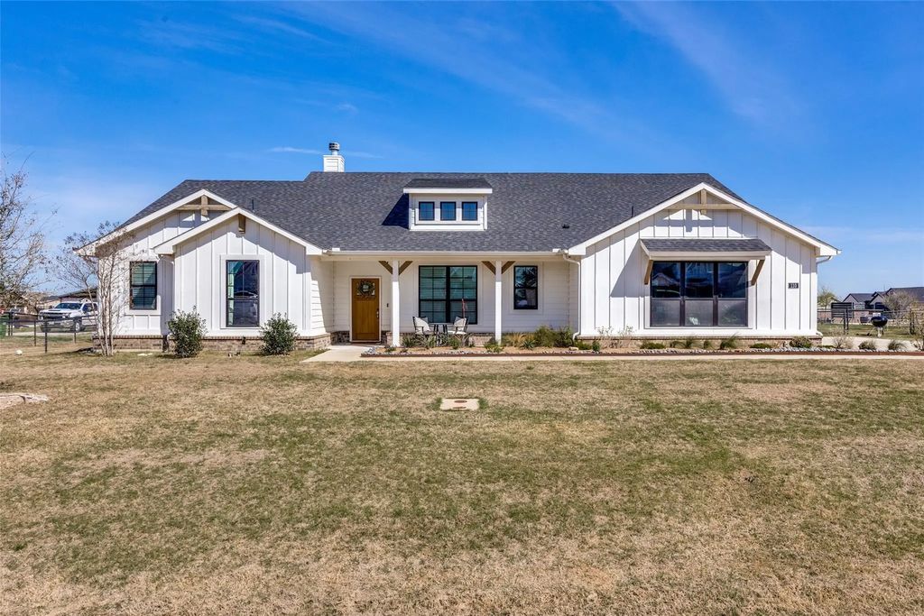 110 Ridgetop Trail, Rhome