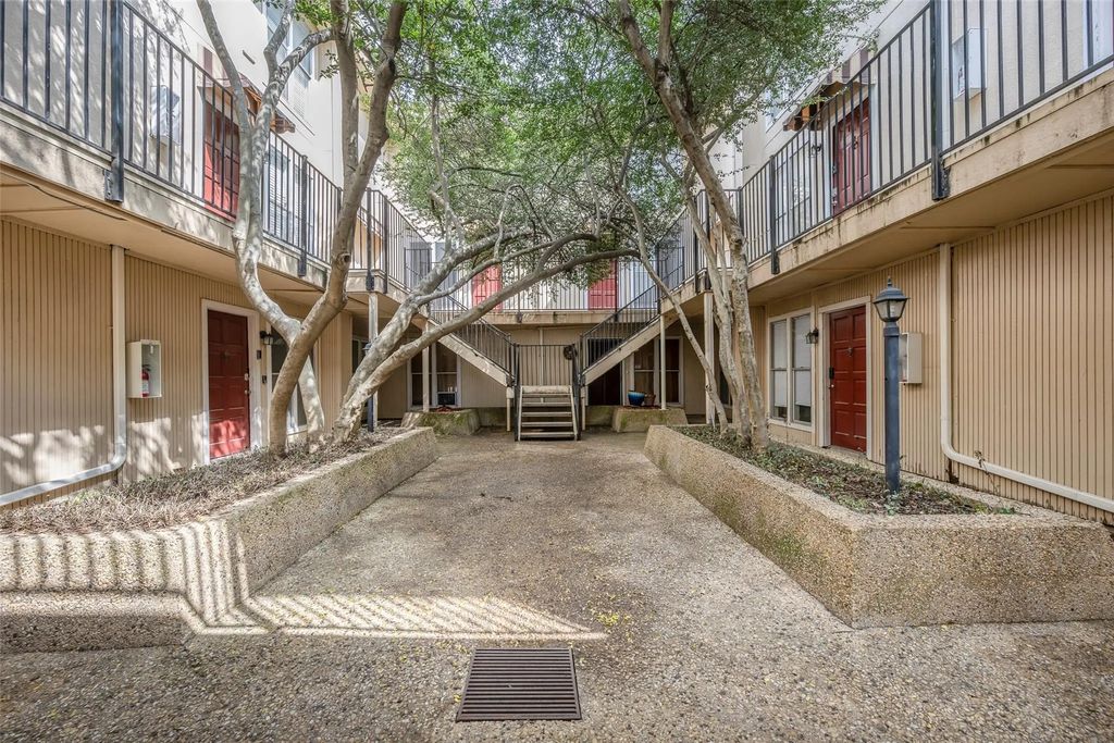 4327 Holland Avenue 212, Dallas