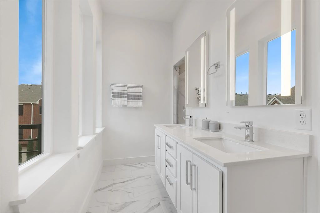 3915 N Hall Street 305, Dallas