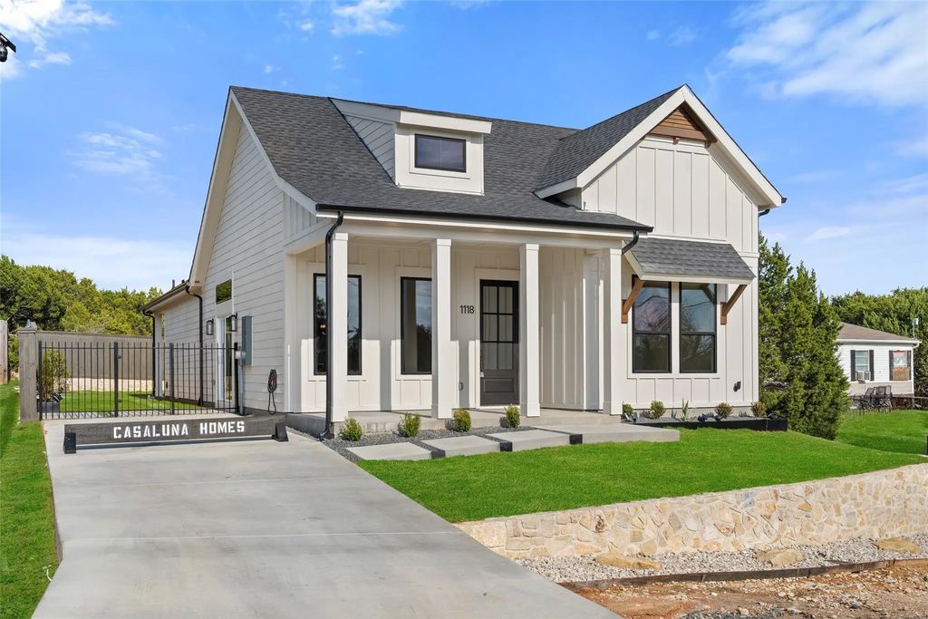 1118 Thicket Trail, Granbury