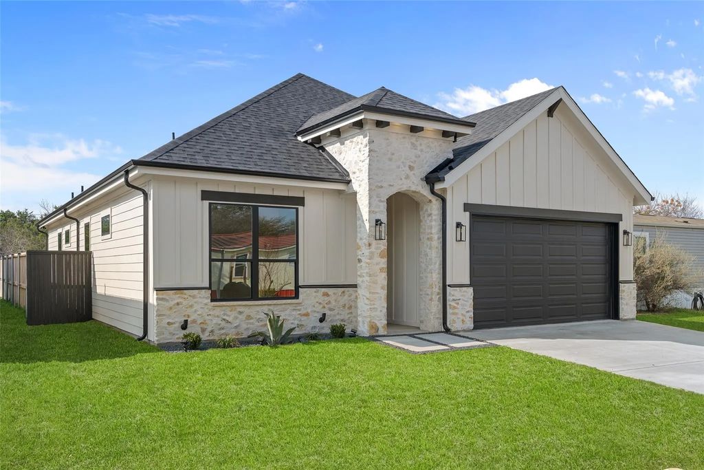 3007 Centaurus Way, Granbury
