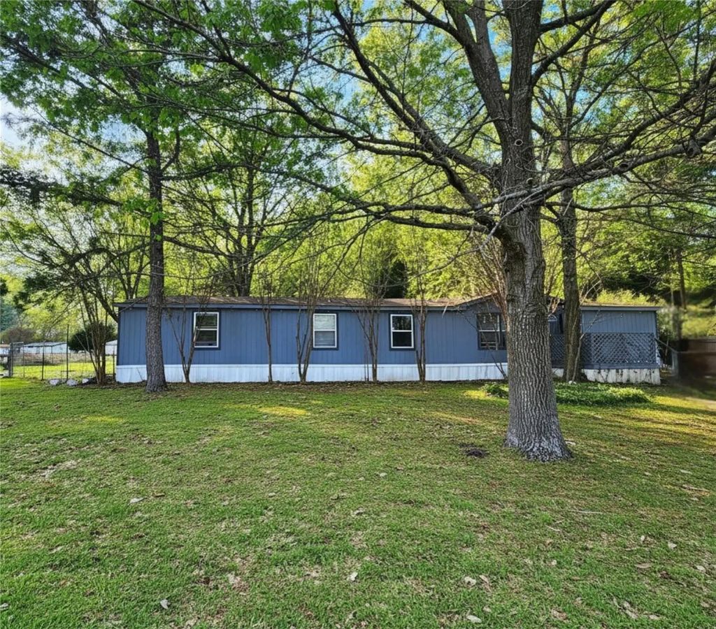 460 Chapel Hill Lane, Waxahachie