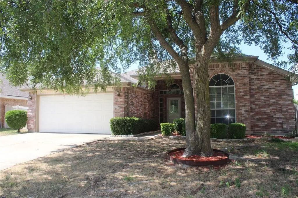 821 Lowe Drive, Cedar Hill