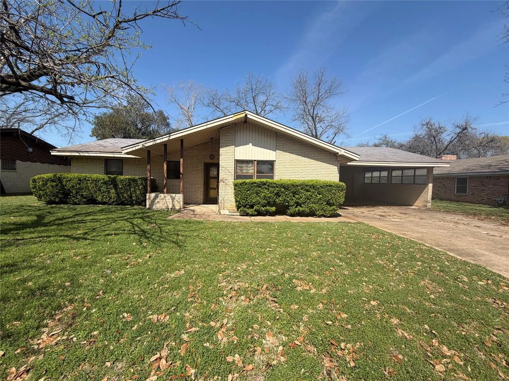 108 E Santa Anna Drive, Robinson