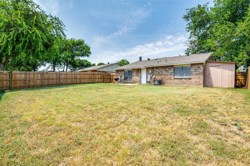 10222 Red Maple Drive, Dallas