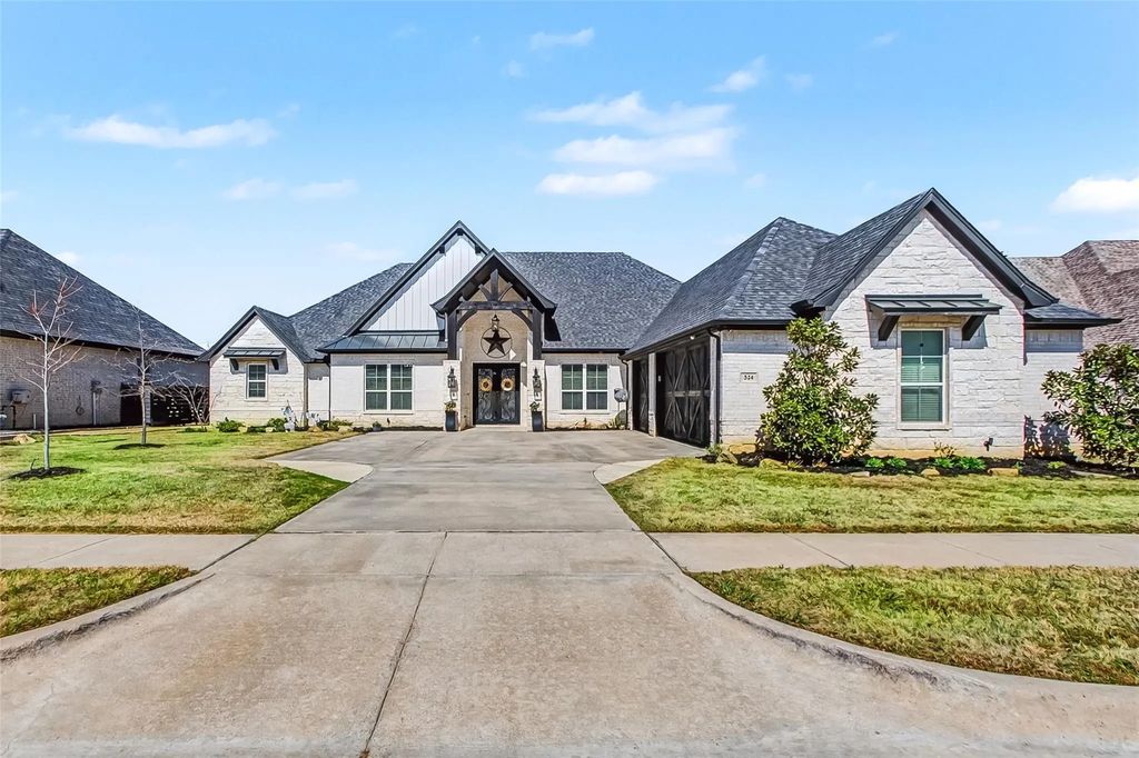 324 Landview Drive, Burleson