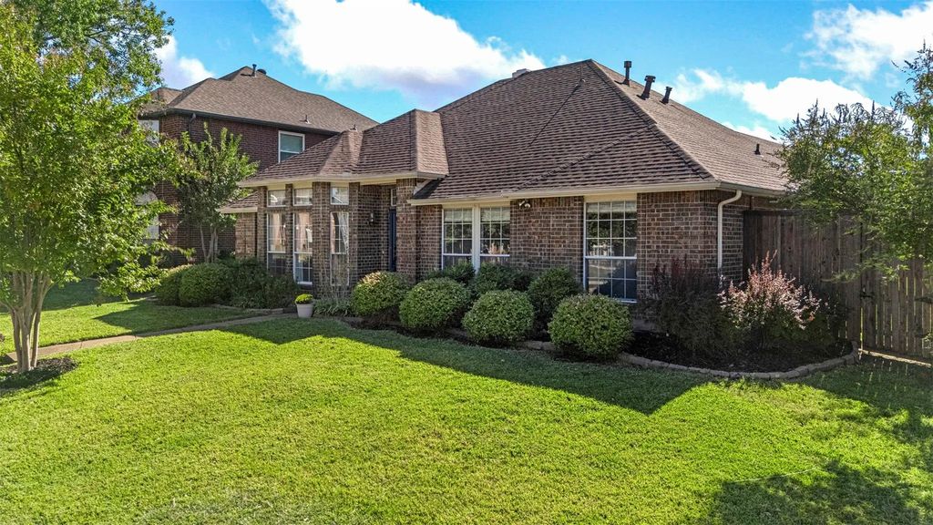 1500 Mission Ridge Trail, Carrollton