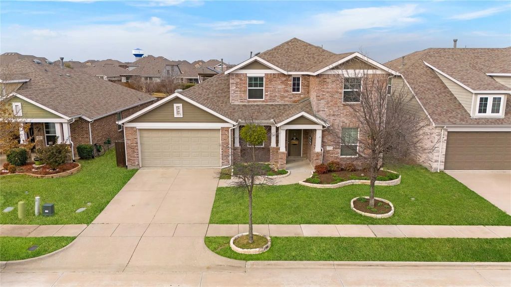 1721 Settlement Way, Aubrey