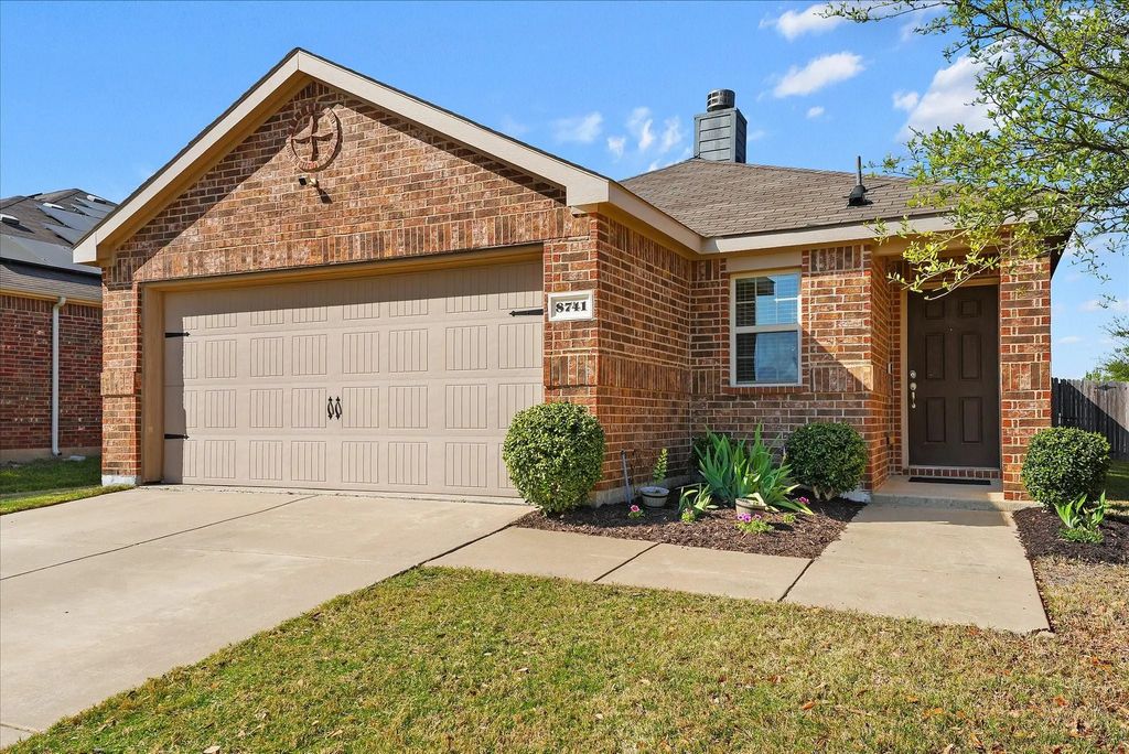 8741 Sierra Trail, Cross Roads