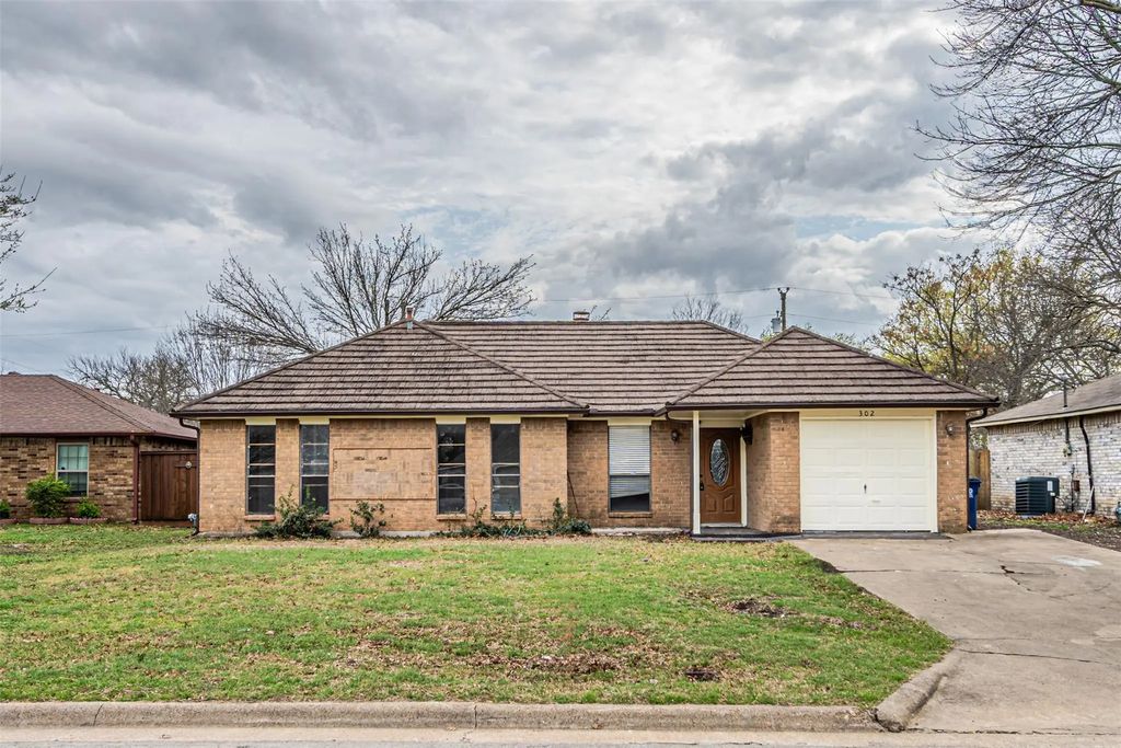 302 West Court, Glenn Heights