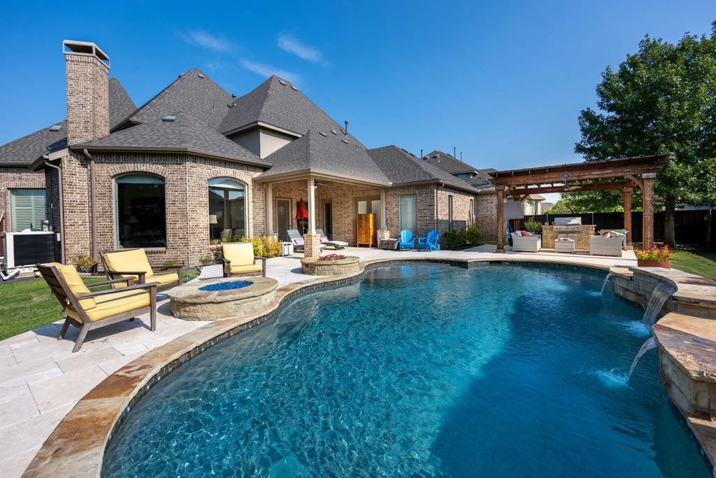 675 Featherstone Drive, Rockwall