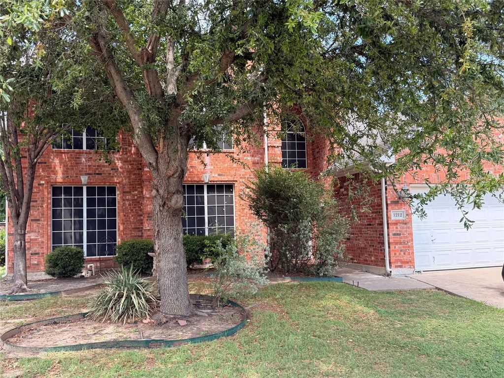 1212 Badbury Lane, Grand Prairie
