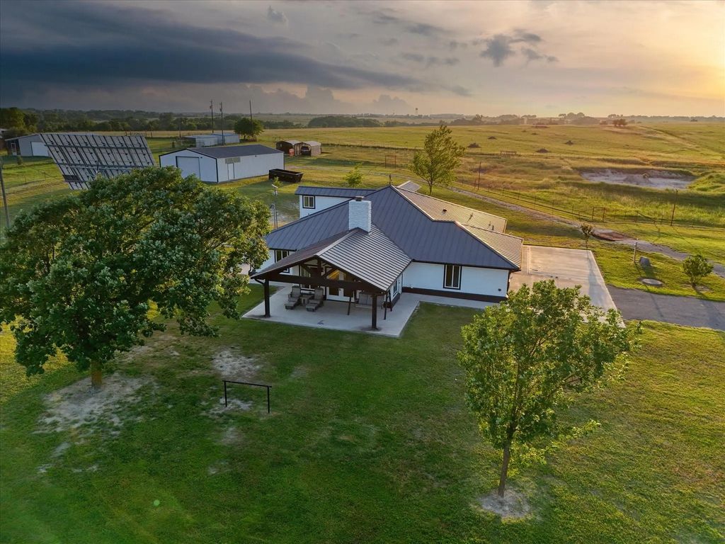 10762 Bigham Road, Troy