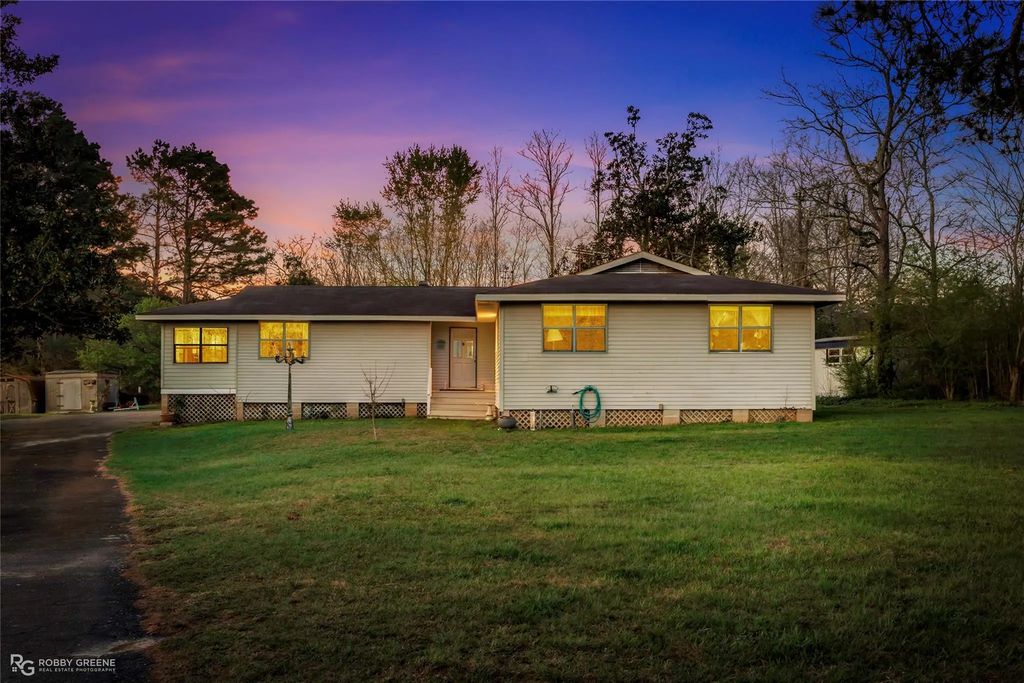 251 Tom Murphy Road, Jamestown