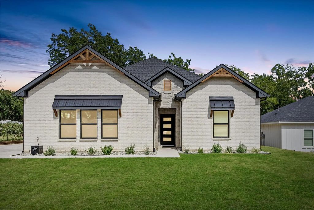 1832 S Park Avenue, Denison