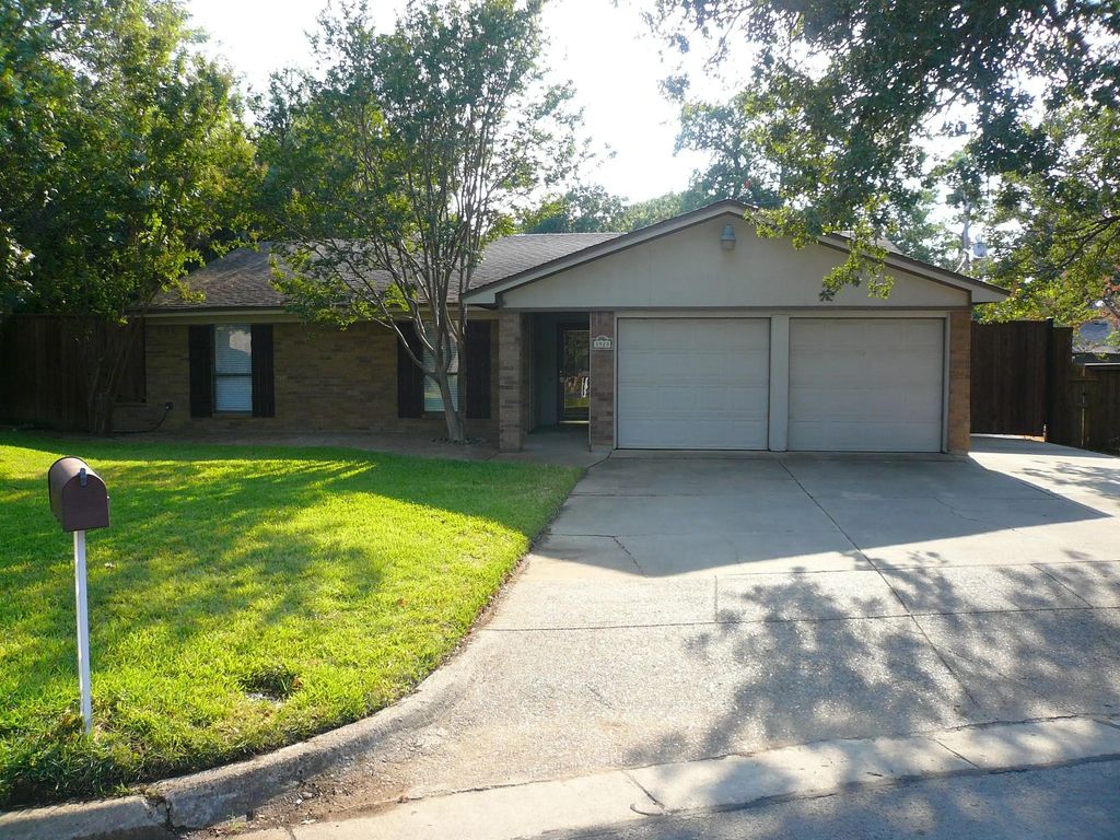 3920 Woodruff Court, Arlington