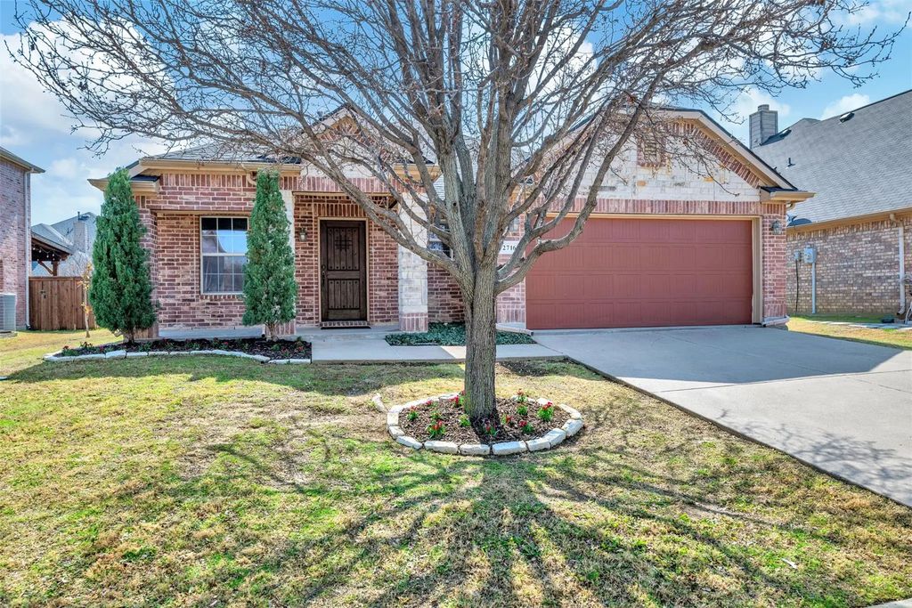 2716 Leisure Lane, Little Elm
