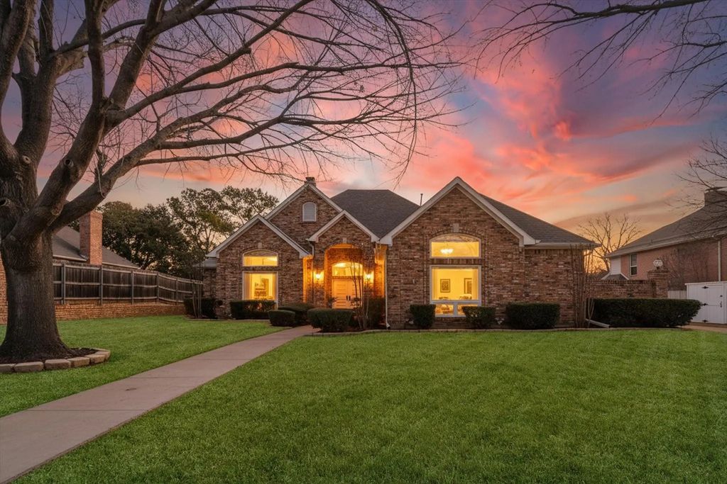 5211 Vicksburg Drive, Arlington