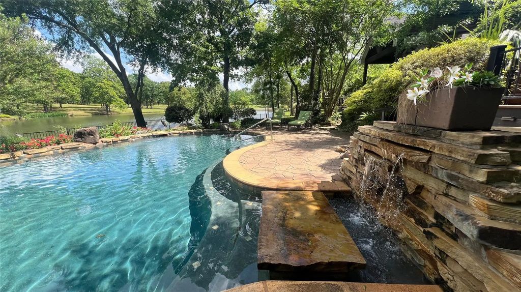 224 Colonial Drive, Mabank