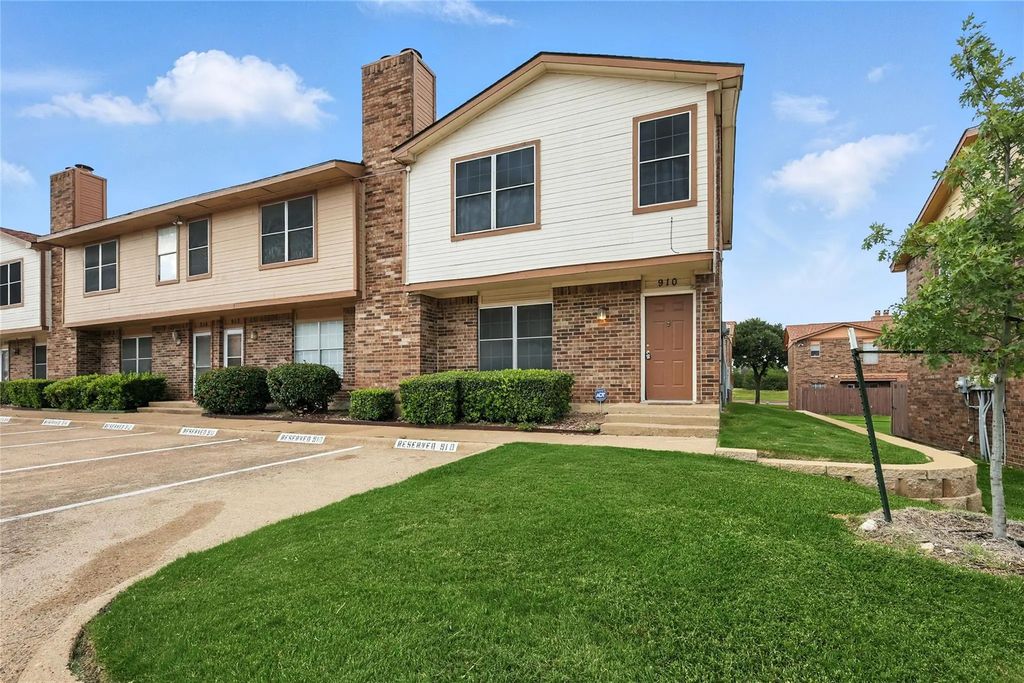 910 Cedar Terrace, Cedar Hill