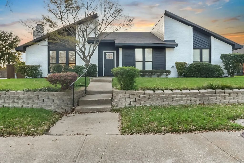 13103 Halwin Circle, Dallas