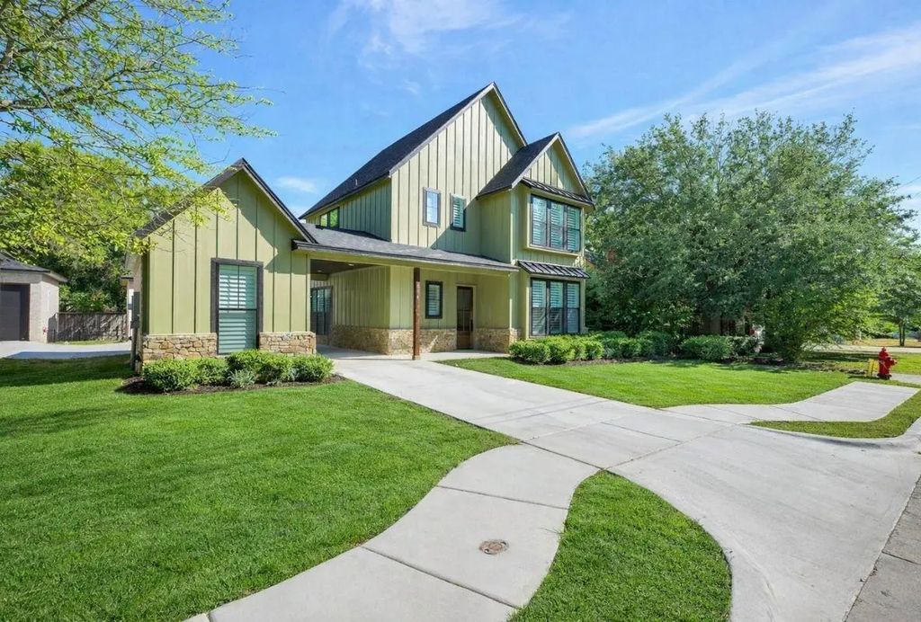 516 W Spring Street, Weatherford