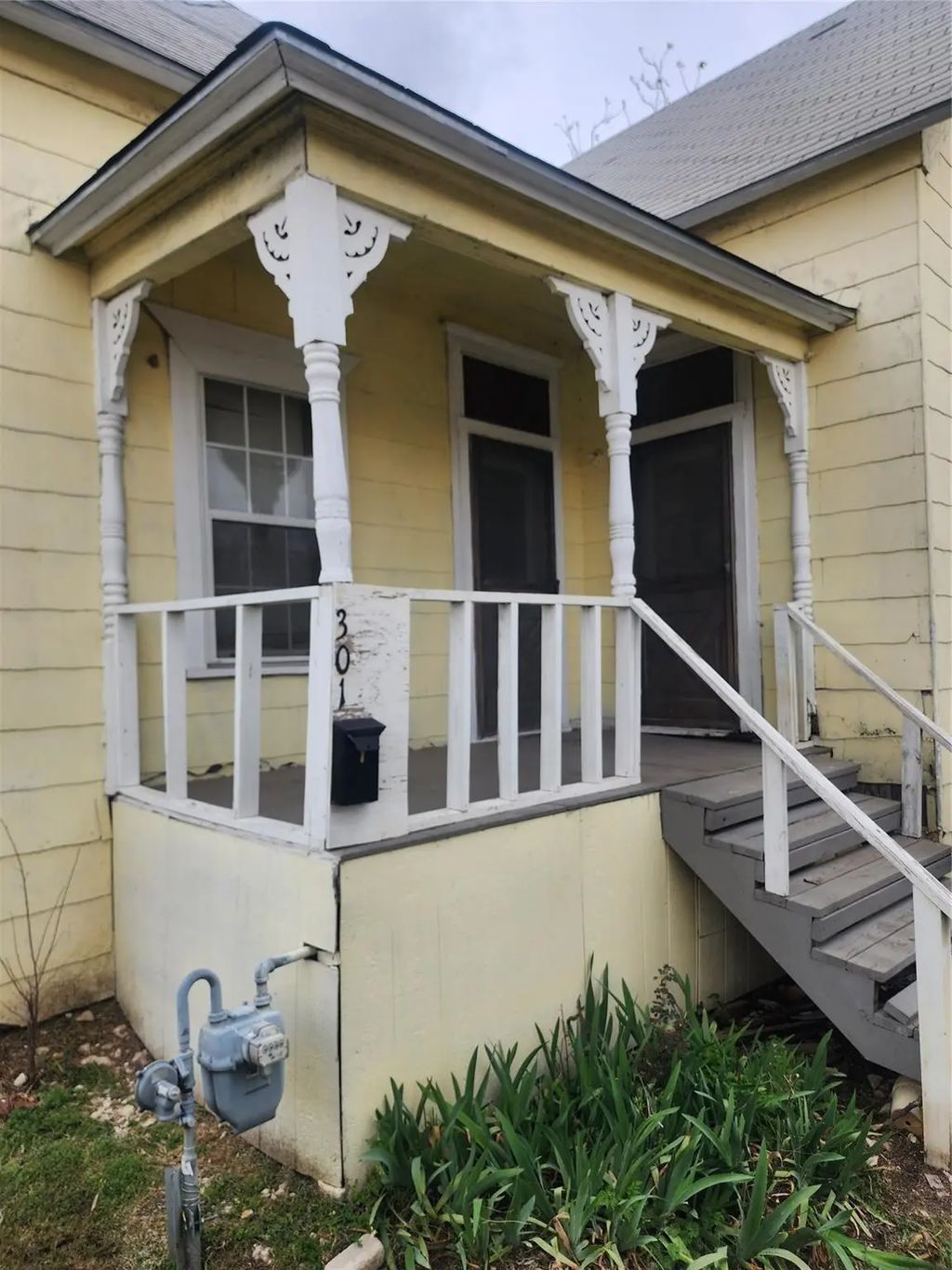 301 N Hampton Street, Fort Worth