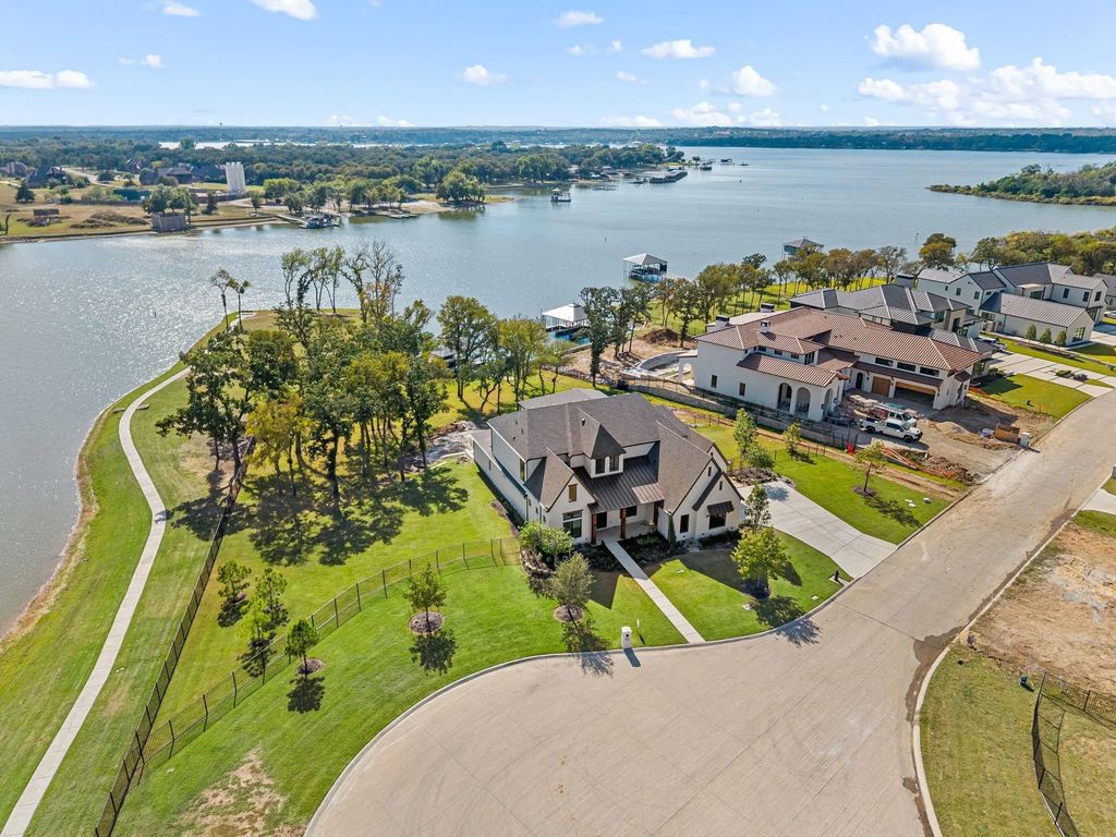 7061 The Resort Drive, Fort Worth