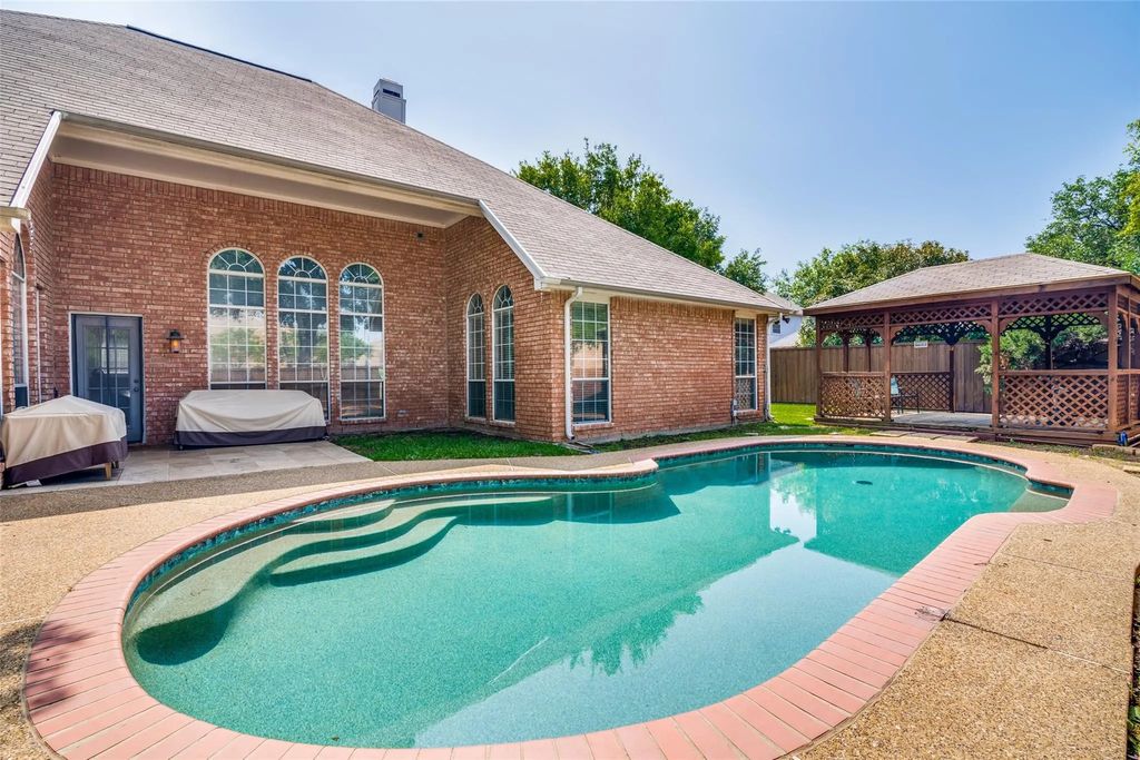 3764 Lakeway Court, Addison