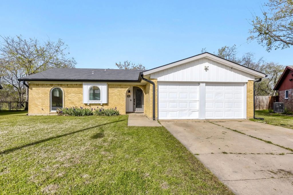 6345 Dorchester Trail, North Richland Hills