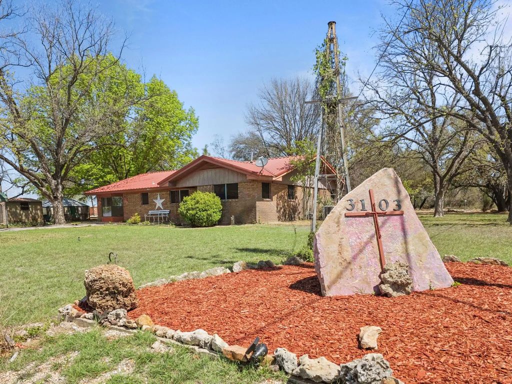 3103 Coggin Avenue, Brownwood