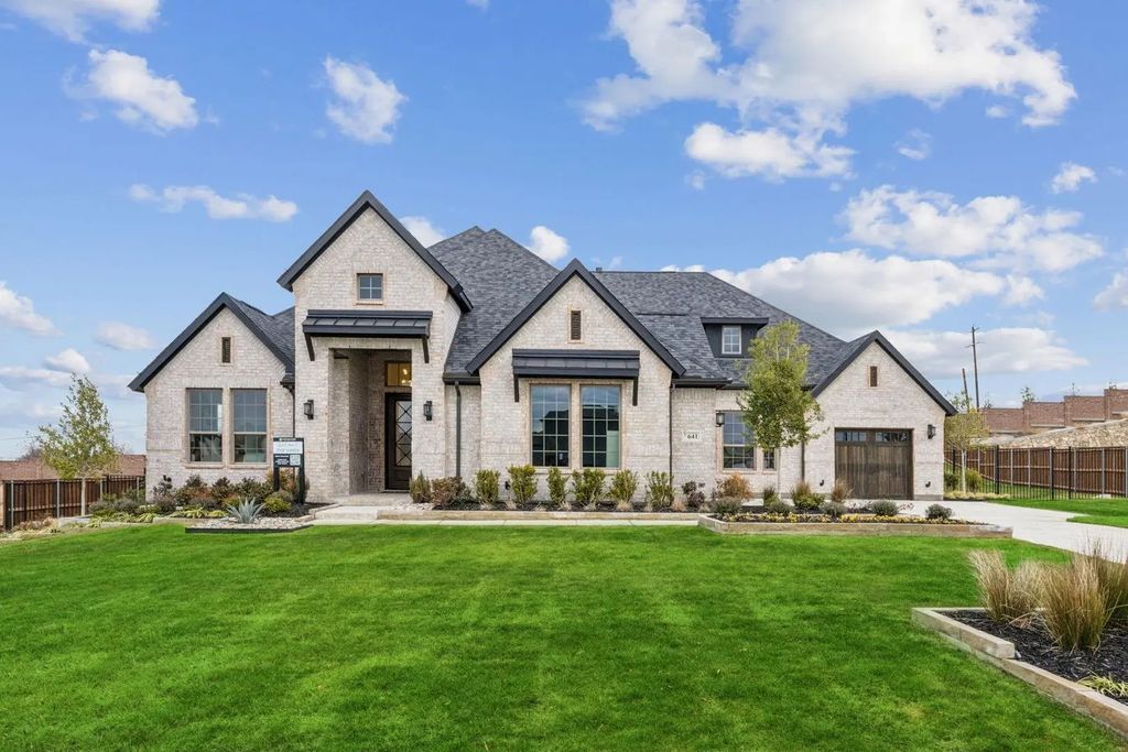 401 Big Sky Circle, Northlake