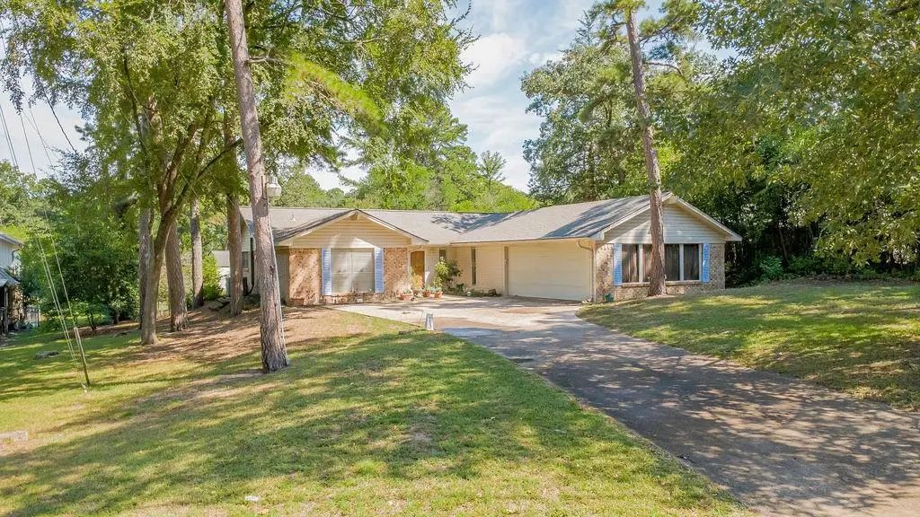 321 Lakeview Drive, Hideaway