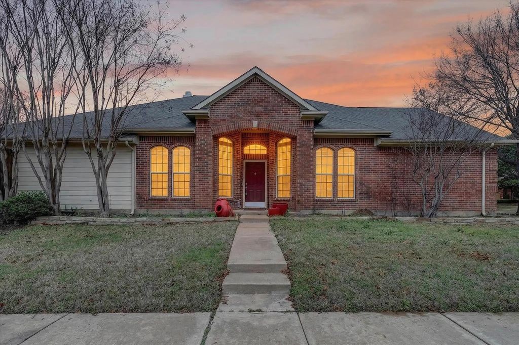 2501 Blossom Trail, Mansfield