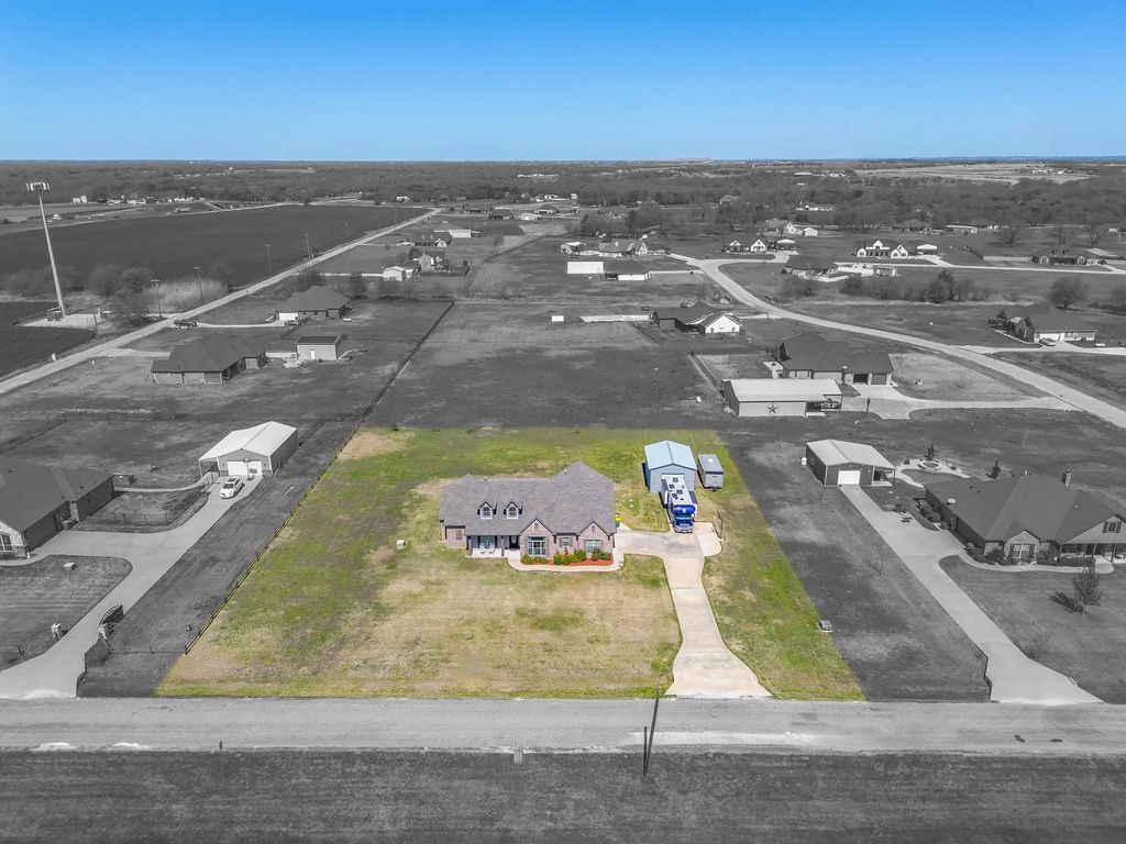 8071 County Road 105, Grandview