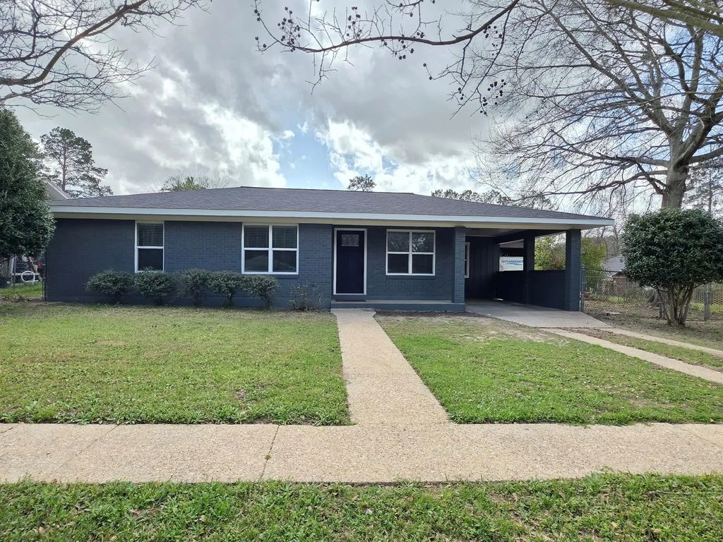 120 Frank Drive, Logansport