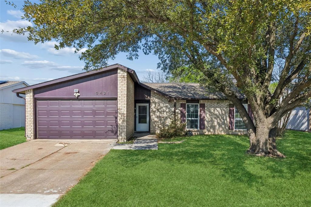 5421 Gates Drive, The Colony