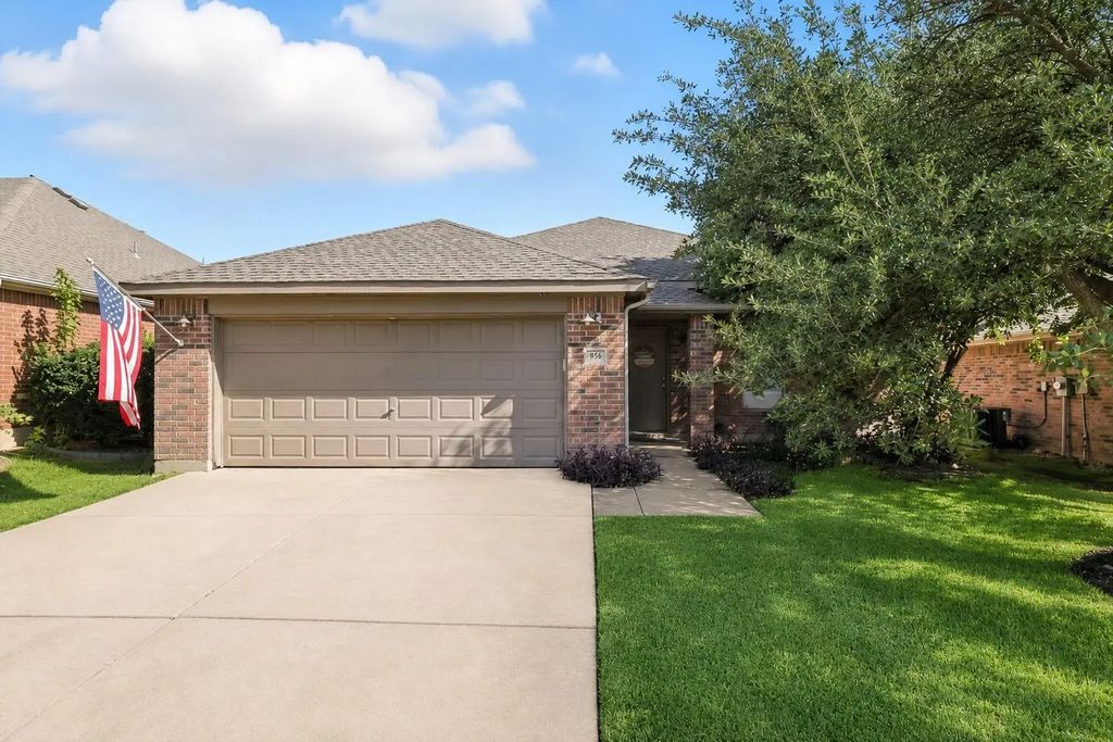 356 Turquoise Drive, Fort Worth